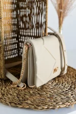 Bandolera Noco tapa rombos acolchado beige - Imagen 3