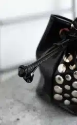 Bombonera Noco tachas Negra - Imagen 3